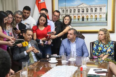 Ángel Barchini, ministro de Justicia, en reunión con diputados donde presentó una medida de urgencia para extender emergencia penitenciaria.
