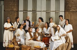 El elenco que subirá a escena con “Las alegres kyguá verá”.