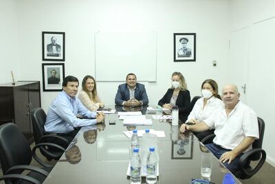 Miembros de la comisión de Asuntos Constitucionales de la Cámara de Diputados, presidida por Derlis Maidana (ANR, HC).