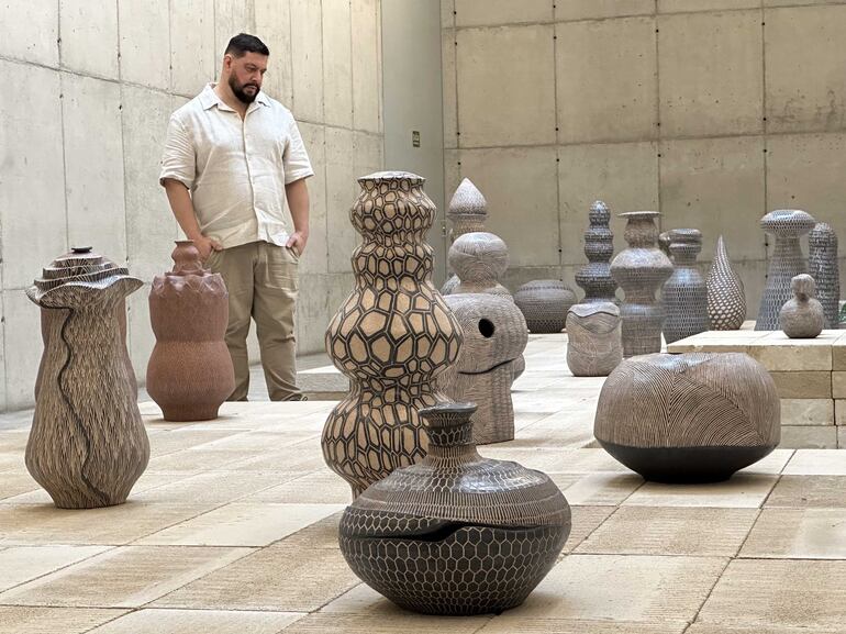 Jorge Enciso presenta Vigilia en la Galería Leme de São Paulo.