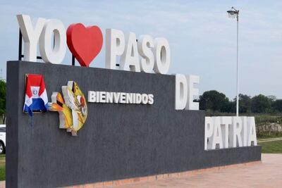 Letra corpórea de bienvenida, recientemente inaugurada en la ciudad de Paso de Patria.