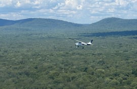 La avioneta con matrícula boliviana que fue interceptada por la Fuerza Aérea Paraguaya sobre Concepción.