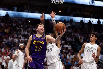 Luka Doncic (25 años) de los Lakers brilló en su vuelta a Dallas.