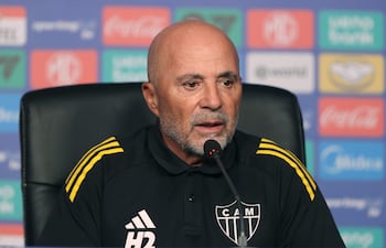 El entrenador argentino Jorge Luis Sampaoli Moya (65 años), dejó de ser entrenador de Atlético Mineiro de Belo Horizonte.