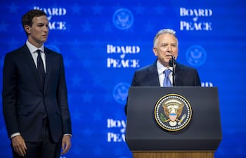 El enviado especial de Estados Unidos a Medio Oriente, Steve Witkoff junto Jared Kushner (i), asesor y yerno del presidente Donald Trump.
