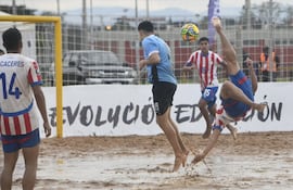 Paraguay consiguió los 6 puntos en juego contra Uruguay, con triunfos de los pynandi Sub 20 y mayores. Este domingo culmina el torneo Zona Sur y los albirrojos enfrentan a Bolivia.