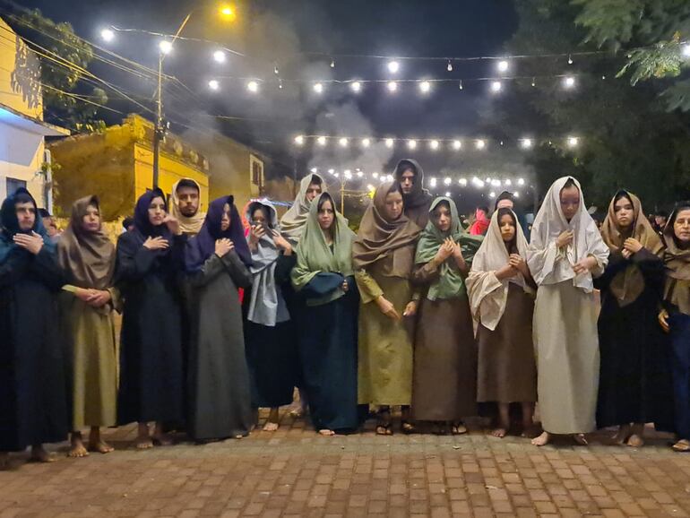 Currusú Rapé en Yaguarón con el elenco de teatro YARA, dirigido por Genn Servin y organizado por la Municipalidad.