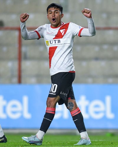 Héctor Damián Bobadilla (24 años), en el festejo de uno de sus goles para el Always Ready.
