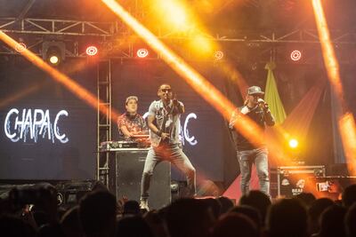 El dúo cubano Chapa C tuvo una noche memorable en la fiesta de la Juventud Caazapá 2024.