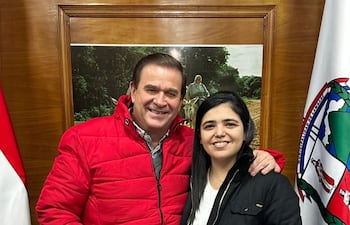 Guido González y Magalí Franco, exintendente de Lambaré que busca otro periodo y la intendenta interina, respectivamente.