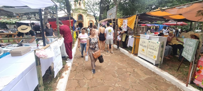 Feria Mangoré de emprendedores.