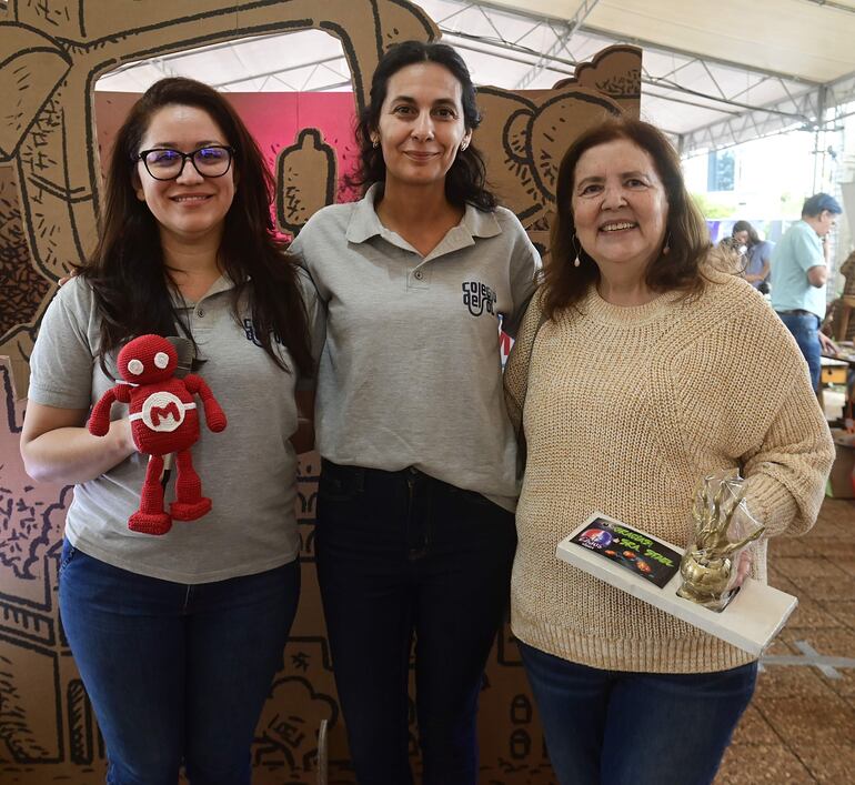  Elena Núñez, Stael Ruffinelli y Sofía Alfieri.