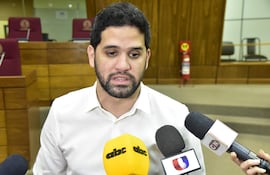 Diputado Raúl Benítez (alejado del PEN).