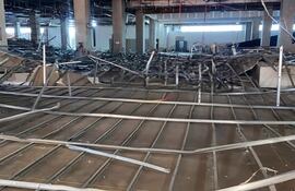 La estructura de hierro se desplomó por completo.