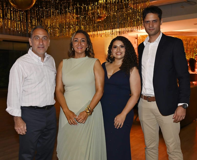 Alfredo Jamett, Cinthia Mongelós, Mónica Torres y David Gavilán. 