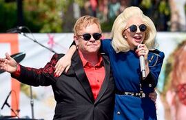 Elton John y Lady Gaga actuarán juntos en la boda de Jeff Bezos y Lauren Sánchez.