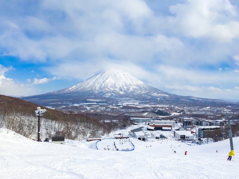 Niseko, Japón. Vista del volcán Yotei.