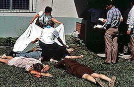 Imagen de los cuerpos de los jesuitas tras los asesinatos. EFE