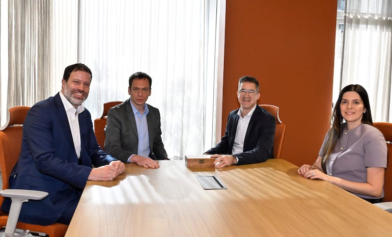 Benjamín Caballero Bendixsen, Santiago Pomata, Patrick Eckert y Camila Musleh.