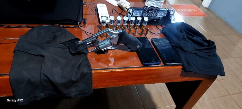 Las evidencias halladas en el interior del furgón Toyota Voxy.