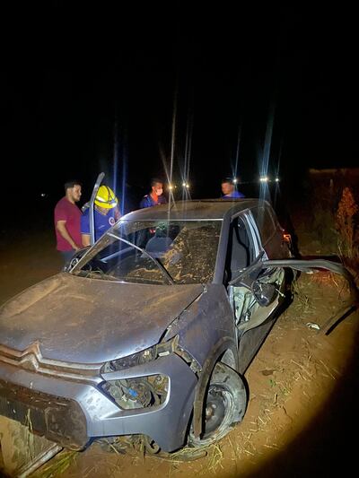 El vehículo involucrado en el mortal percance quedó con severos daños.