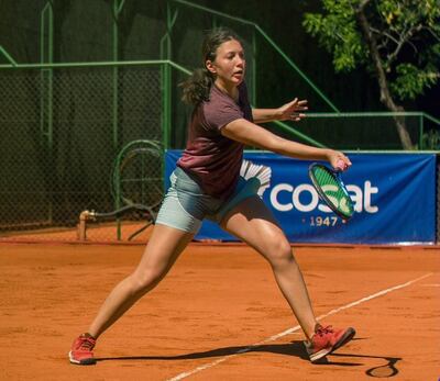 Sofía Magalí Barreto Scholz está en semifinal de singles del torneo J30 Luque, donde mide a la canadiense Marylee Longpre.