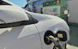 Itaipú ya habilitó varias estaciones para recargar autos eléctricos, a lo largo de la ruta PY02.
