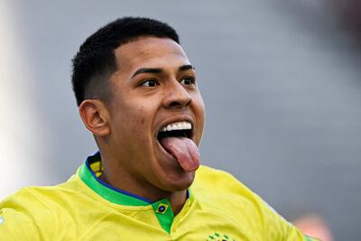 Matheus Martins celebra su gol para Brasil, que se impuso por 4-1 a Túnez y ahora enfrentará a Israel en los cuartos de final.