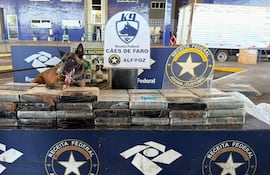 La cocaína hallada en el furgón abandonado por el paraguayo.