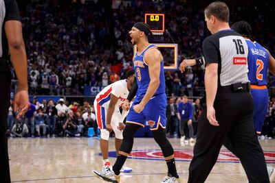Josh Hart de los New York Knicks festeja en Detroit ante el triunfo sobre los Pistons.