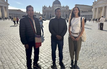 Líderes del pueblo Ayoreo alertaron en Roma del riesgo que corre esta comunidad indígena, la última no contactada en Suramérica fuera de la cuenca amazónica, por la deforestación del Chaco paraguayo vinculada a la industria del cuero italiana. En el inicio de una visita inédita a Roma y Milán (norte), la delegación del pueblo Ayoreo Totobiegosode denunció que Italia está financiando indirectamente la destrucción de su ecosistema.