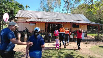 Funcionarios de la SEN y de otras instituciones siguen trabajando en el relevamiento de datos  a las familias afectadas  por el  temporal 
