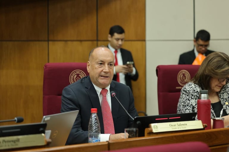 Oscar Salomón, senador colorado cartista.  Foto: Prensa Senado.