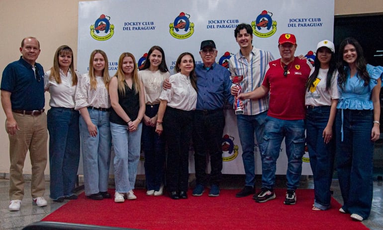 El homenaje al Dr. Honorio Grau, celebró también porque su propio caballo Mi Pingo ganó la suelta.