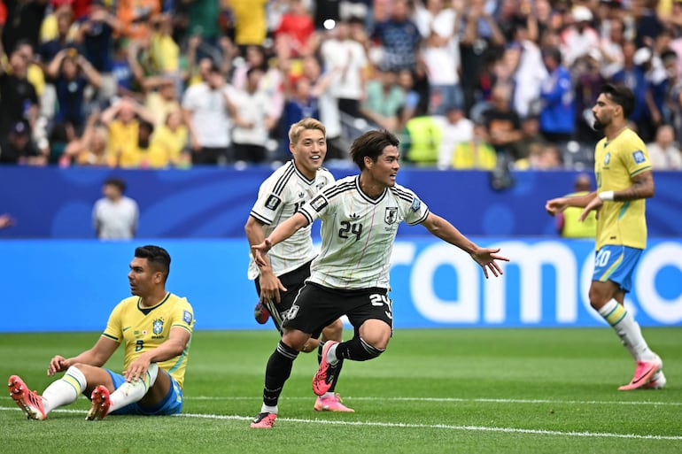 Kaishu Sano festeja tras registrar el 1-0.