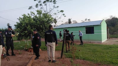 Una de las viviendas allanadas por la comitiva fiscal-policíal en Yataity del Norte sobre el caso robo agrabado en grado de tentaiva a un camión blindado