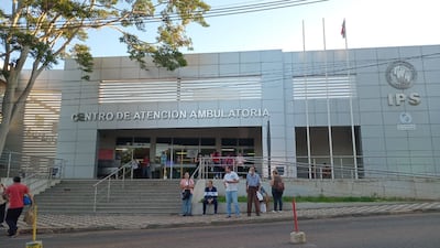 Fachada de Centro de Atención Ambulatoria del IPS - Central