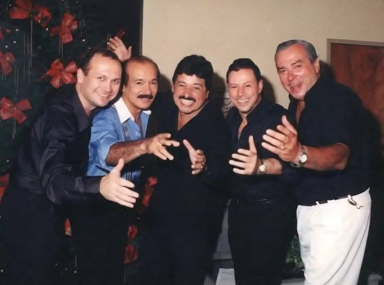 Estrellas de la televisión: Mario Ferreiro, Ricardo Rodavil, Rubén Rodríguez, Bruno Masi y Charles González Palisa.