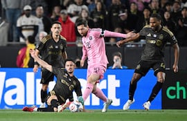 La MLS logró reducir un 72% del tiempo que se perdía de media para atender a jugadores lesionados, gracias a la incorporación hace dos años de una norma que establece que si un futbolista es atendido por problemas físicos y tiene que salir del campo, debe permanecer un minuto fuera del terreno de juego.