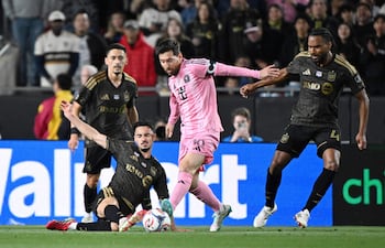 La MLS logró reducir un 72% del tiempo que se perdía de media para atender a jugadores lesionados, gracias a la incorporación hace dos años de una norma que establece que si un futbolista es atendido por problemas físicos y tiene que salir del campo, debe permanecer un minuto fuera del terreno de juego.