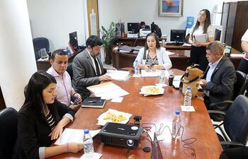 La titular del bloque comentó que mantendrán un constante diálogo con todos los diputados, de manera a brindar un fuerte apoyo a esta iniciativa.