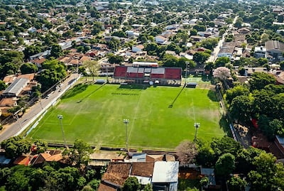 El estadio Emiliano Ghezzi, ubicado en Vista Alegre (Asunción), albergará el partido entre los rojos, Fernando de la Mora y General Caballero de Juan León Mallorquín.