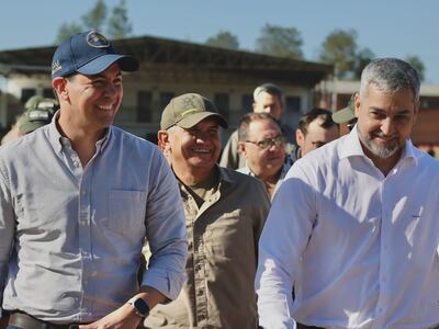 Santiago Peña y Mario Abdo junto ante los efectivos del CODI en Concepción.