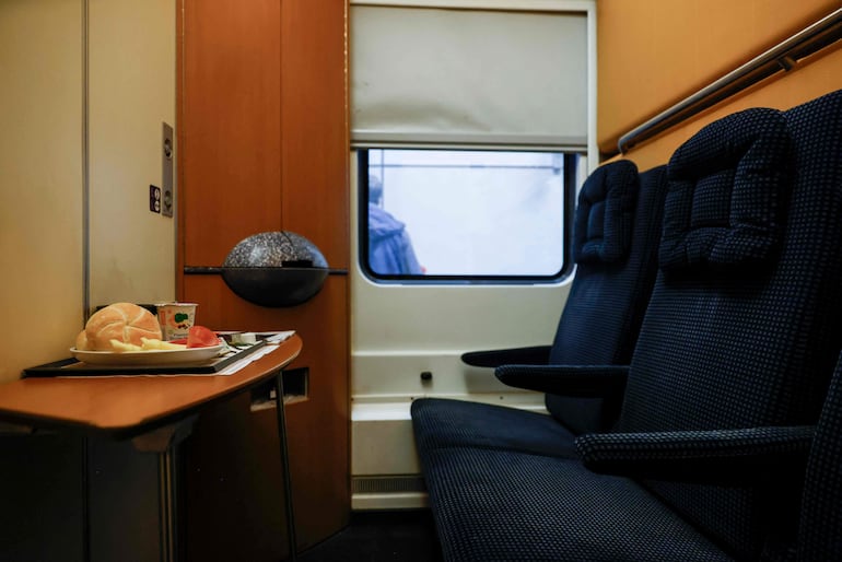 Compartimiento del tren nocturno Nightjet, que une Berlín con París.