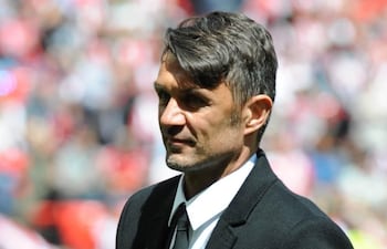 El legendario ex defensor del AC Milán, Paolo Cesare Maldini (58 años) asume como nuevo director técnico de la Federación Italiana de Fútbol.