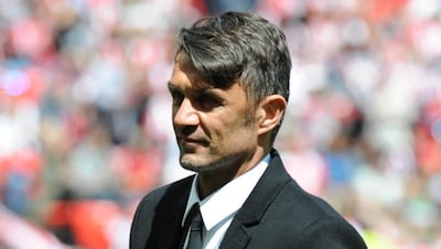 El legendario ex defensor del AC Milán, Paolo Cesare Maldini (58 años) asume como nuevo director técnico de la Federación Italiana de Fútbol.