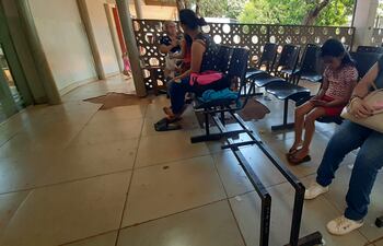 Los aprovechadores actúan en el sector de admisión del Hospital Regional.