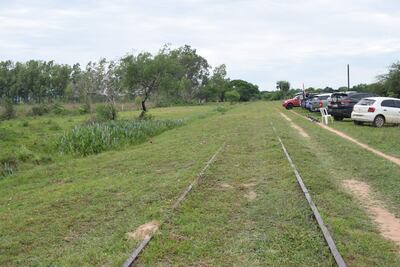 En Paraguarí, dieron inicio a las obras de la bicisenda más larga de Sudamérica, junto alas vías del tren. 