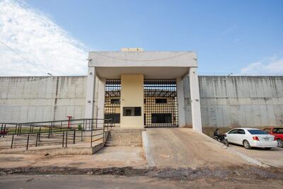 Fachada del Complejo de Mujeres Privadas de Libertad de Emboscada (COMPLE).