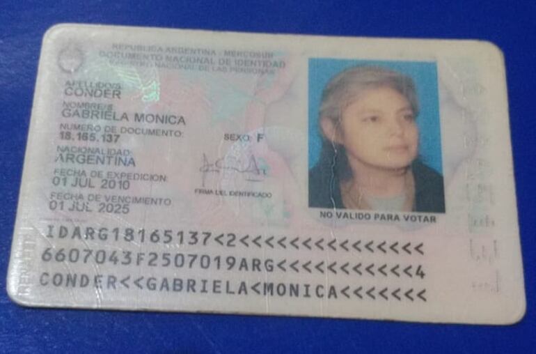 Gabriela Conder, supuesto miembro de la comitiva de derechos humanos, quien entregó las cartas a Carmen Villalba.